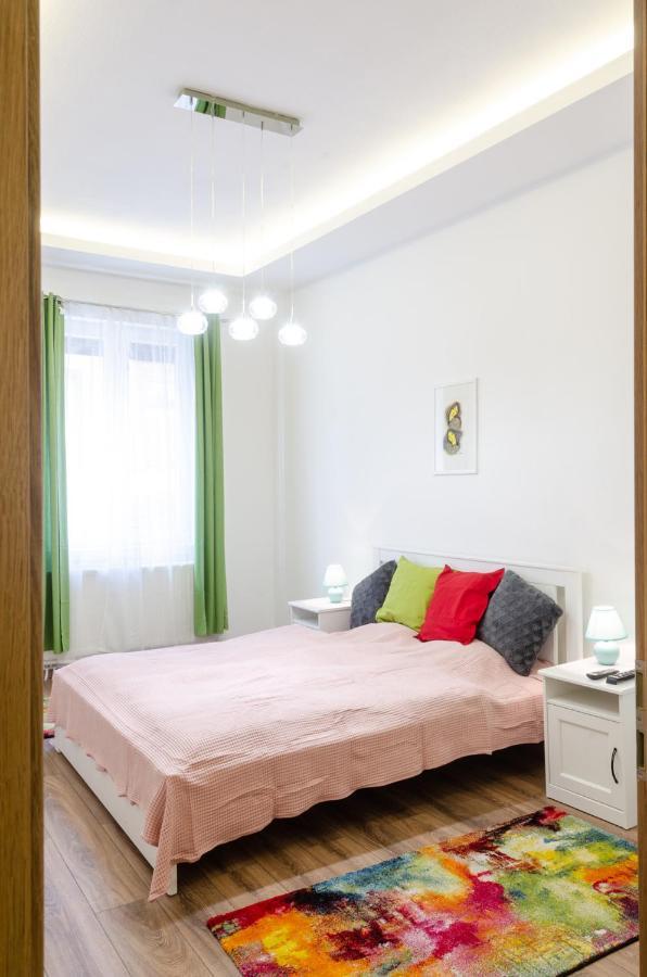 3 En Suit Bedroom Flat In The Main Centre For 6Ppl, 3Bdr,3Bthr,Ac Budapest Luaran gambar