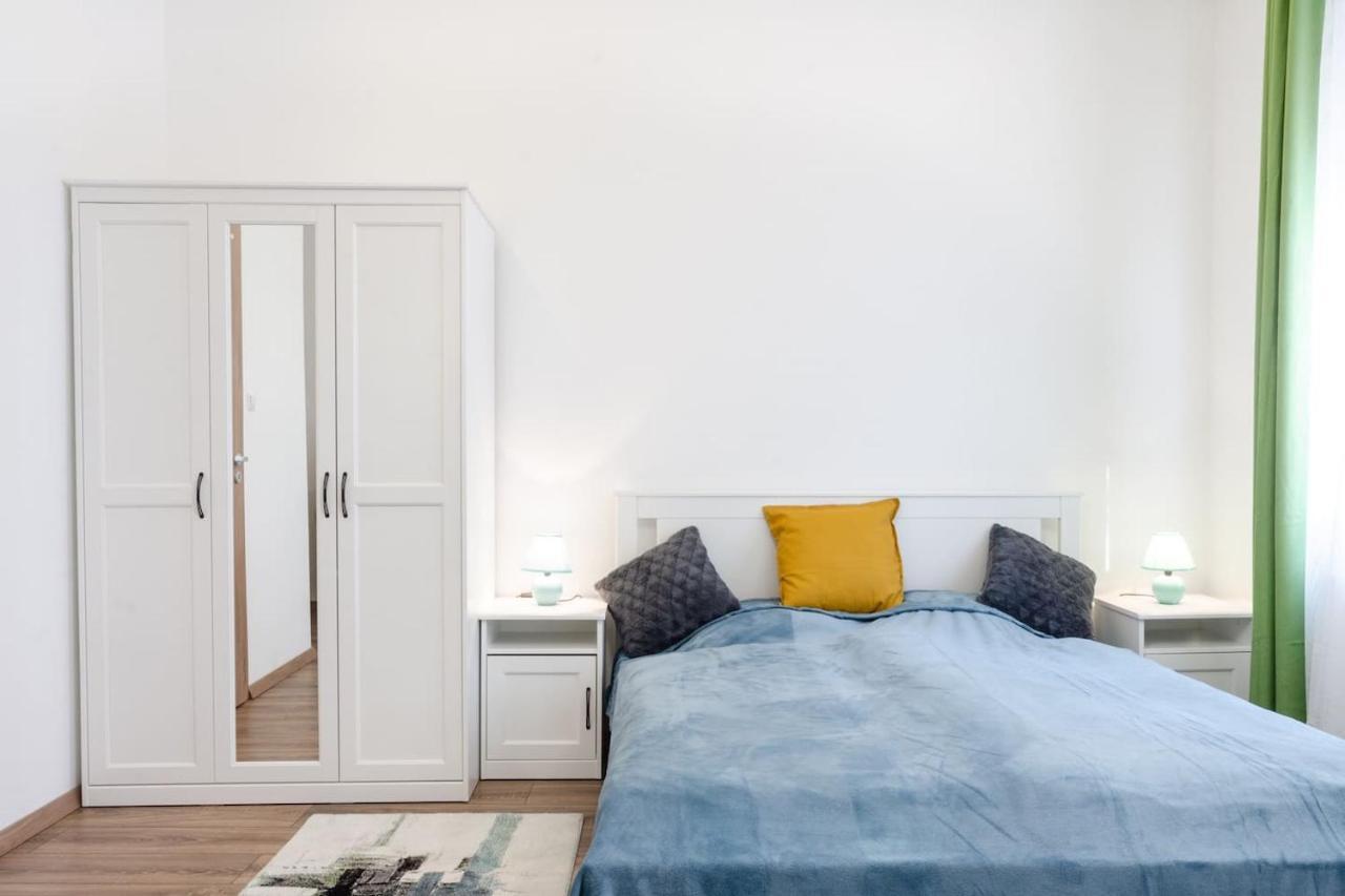 3 En Suit Bedroom Flat In The Main Centre For 6Ppl, 3Bdr,3Bthr,Ac Budapest Luaran gambar