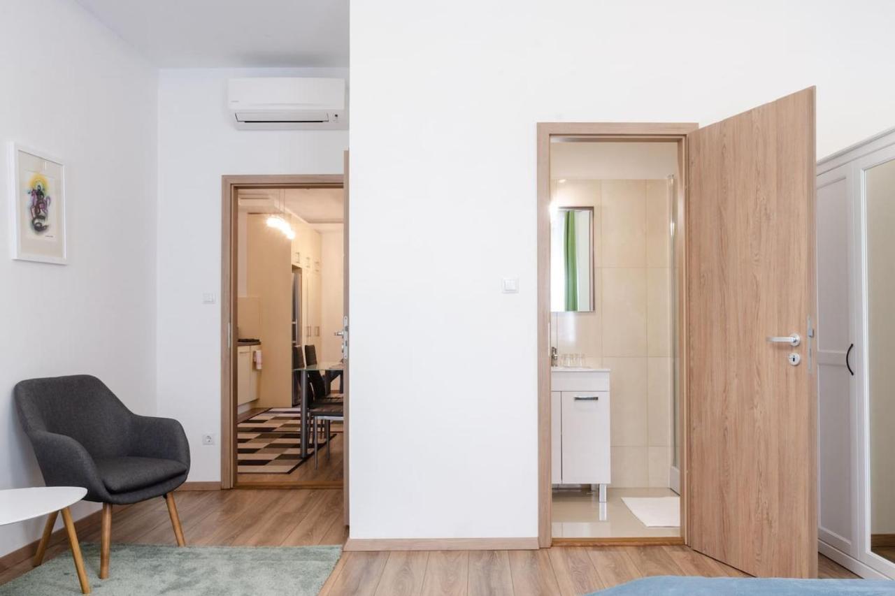 3 En Suit Bedroom Flat In The Main Centre For 6Ppl, 3Bdr,3Bthr,Ac Budapest Luaran gambar