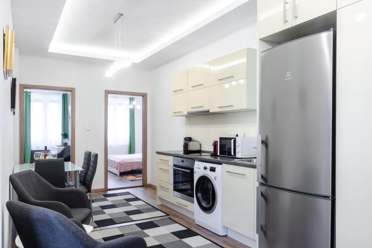 3 En Suit Bedroom Flat In The Main Centre For 6Ppl, 3Bdr,3Bthr,Ac Budapest Luaran gambar