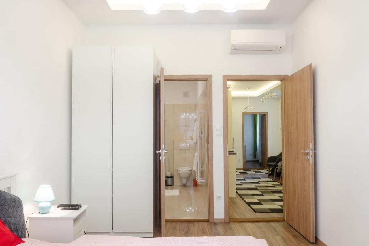 3 En Suit Bedroom Flat In The Main Centre For 6Ppl, 3Bdr,3Bthr,Ac Budapest Luaran gambar
