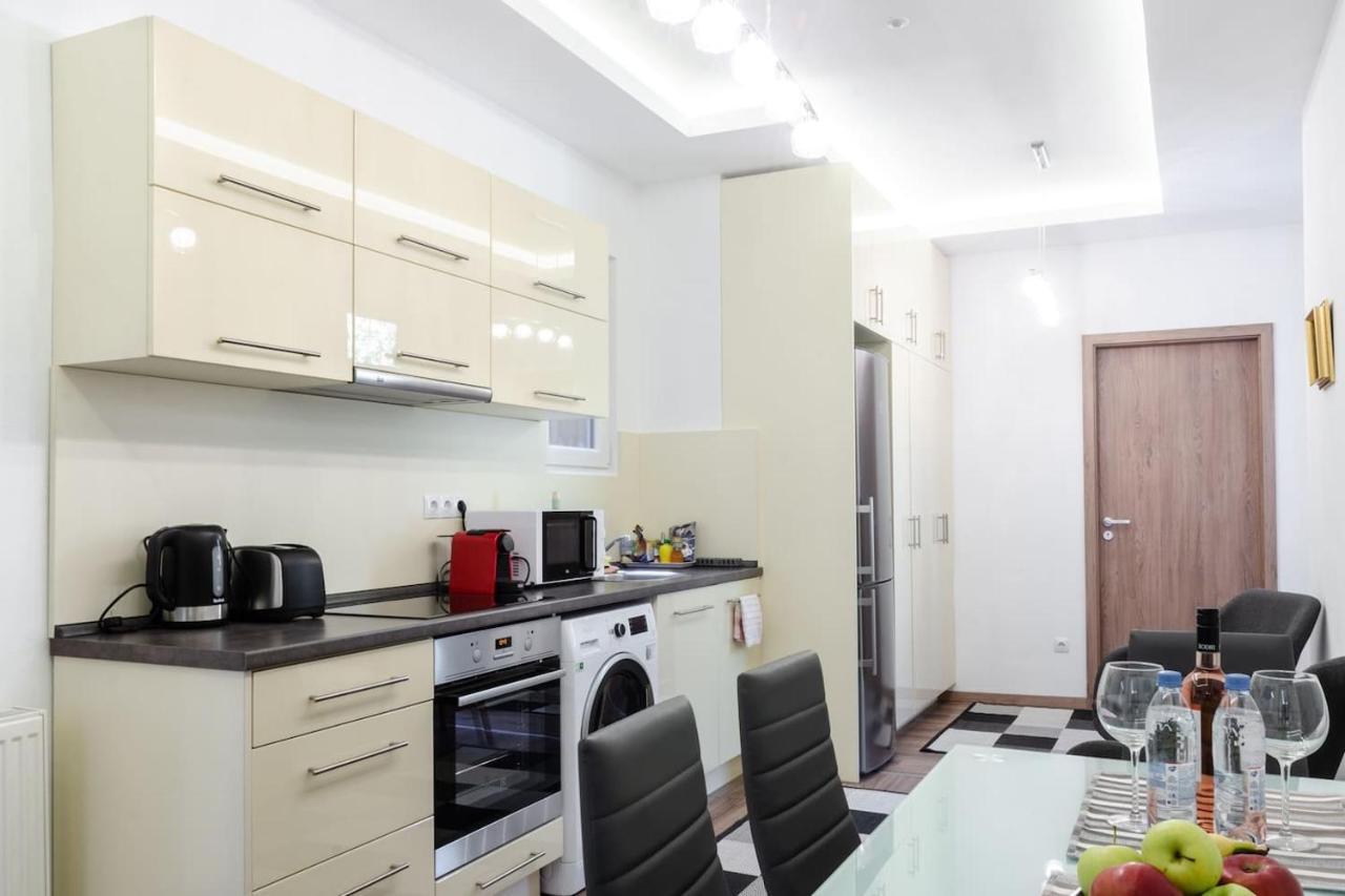3 En Suit Bedroom Flat In The Main Centre For 6Ppl, 3Bdr,3Bthr,Ac Budapest Luaran gambar