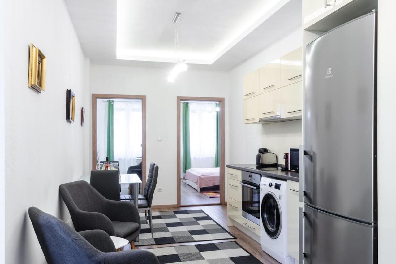 3 En Suit Bedroom Flat In The Main Centre For 6Ppl, 3Bdr,3Bthr,Ac Budapest Luaran gambar
