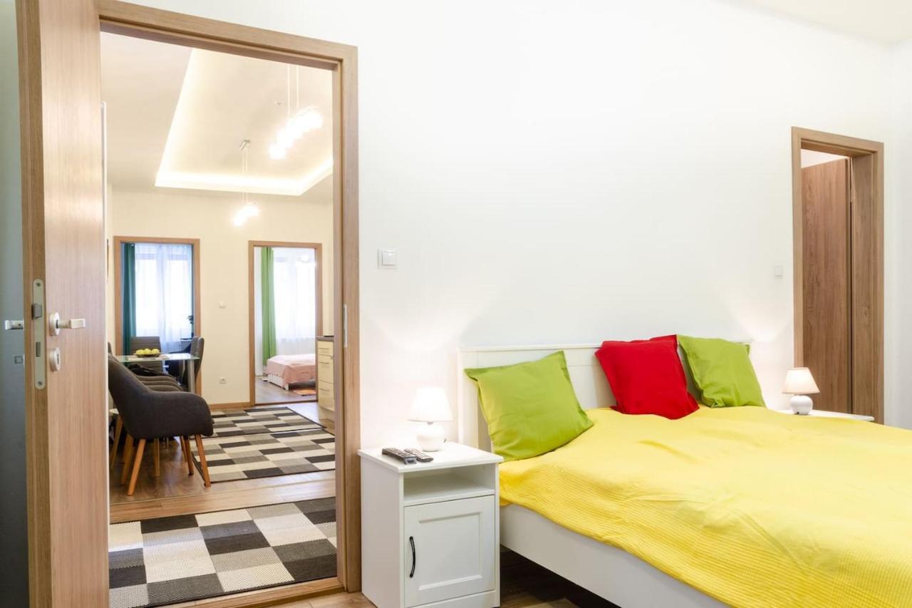 3 En Suit Bedroom Flat In The Main Centre For 6Ppl, 3Bdr,3Bthr,Ac Budapest Luaran gambar
